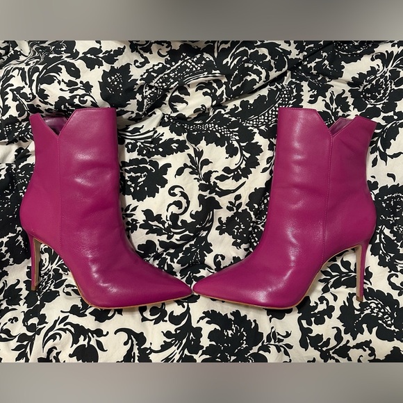 Schutz Betsey Pointed Toe Bootie in Cerise Pink  Leather Upper size 9.5 - Picture 4 of 9